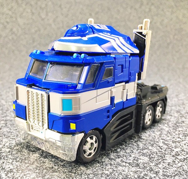 EHobby Magna Convoy New Images Of Upcoming Exclusive Recolor  (1 of 3)